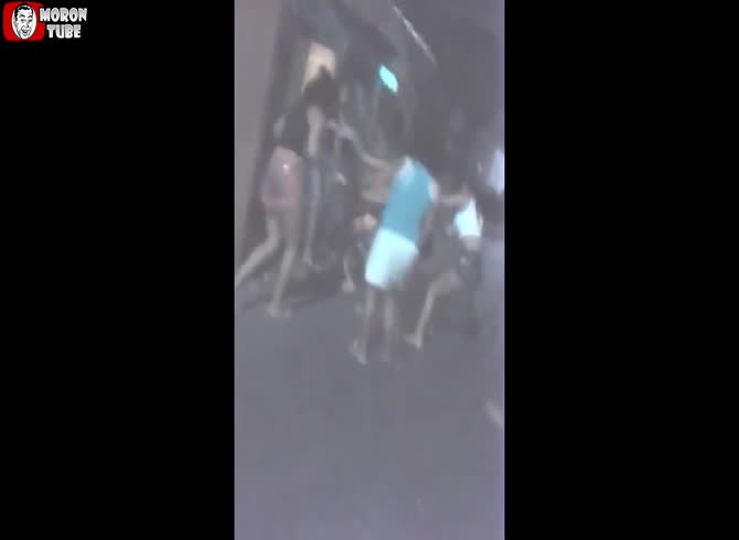 Video :In Brazil, being stabbed and beaten on the street